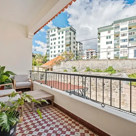 Betty's By Alma Semesterbostad Funchal (Madeira)
