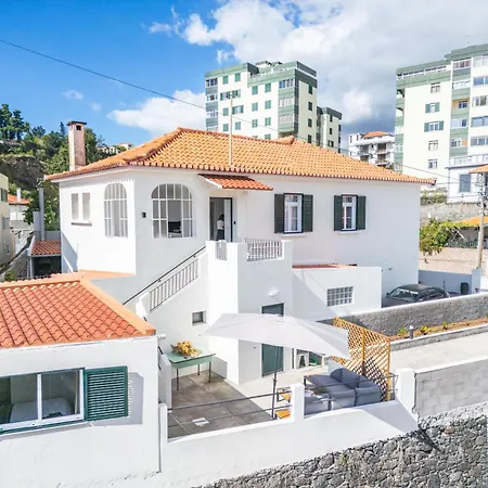 Prázdninový dům Betty's By Alma *