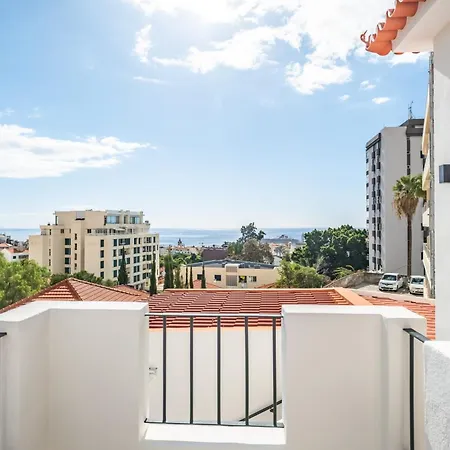 Betty's By Alma Funchal (Madeira)