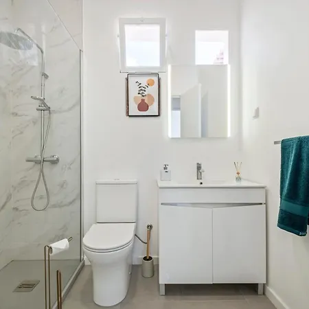 Betty's By Alma Funchal (Madeira)